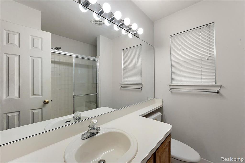47235 SCARLET Drive S, Novi, MI — Photo 35