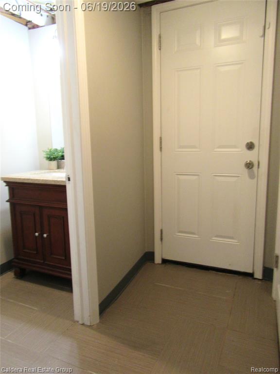 4251 Quebec Street, Auburn Hills, MI 48326 — Photo 27