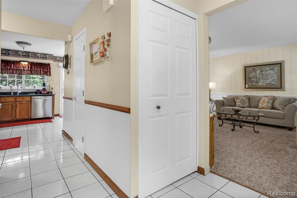 54286 Bradshaw Drive, New Baltimore, MI 48047 — Photo 5