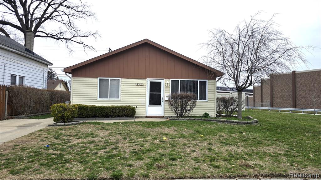803 E Meyers Avenue, Hazel Park, MI 48030 — front exterior