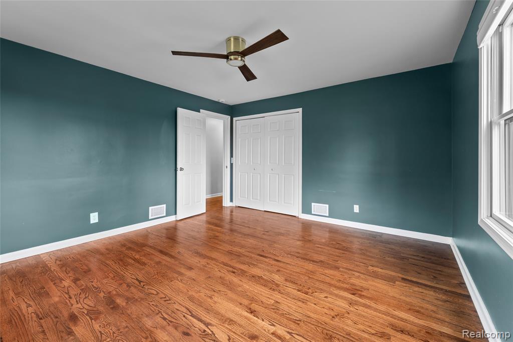 235 INDIANWOOD Road, Lake Orion, MI 48362 — Photo 12