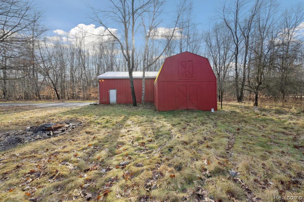 8270 McClements Road, Brighton, MI 48114 — Photo 22