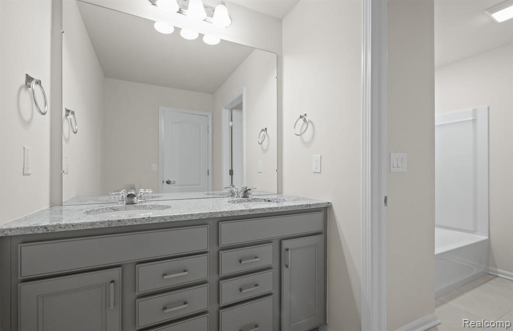 4080 NOTTINGHAM Circle, Clarkston, MI — Photo 12