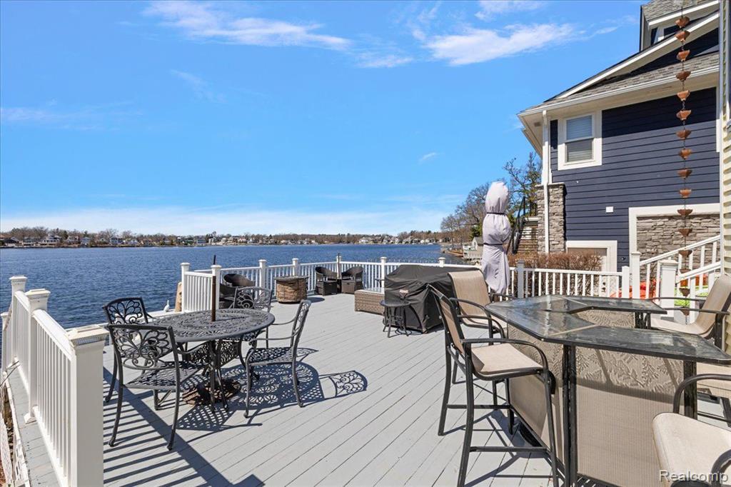 16 S NORTH SHORE Drive, Lake Orion, MI 48362 — Photo 11