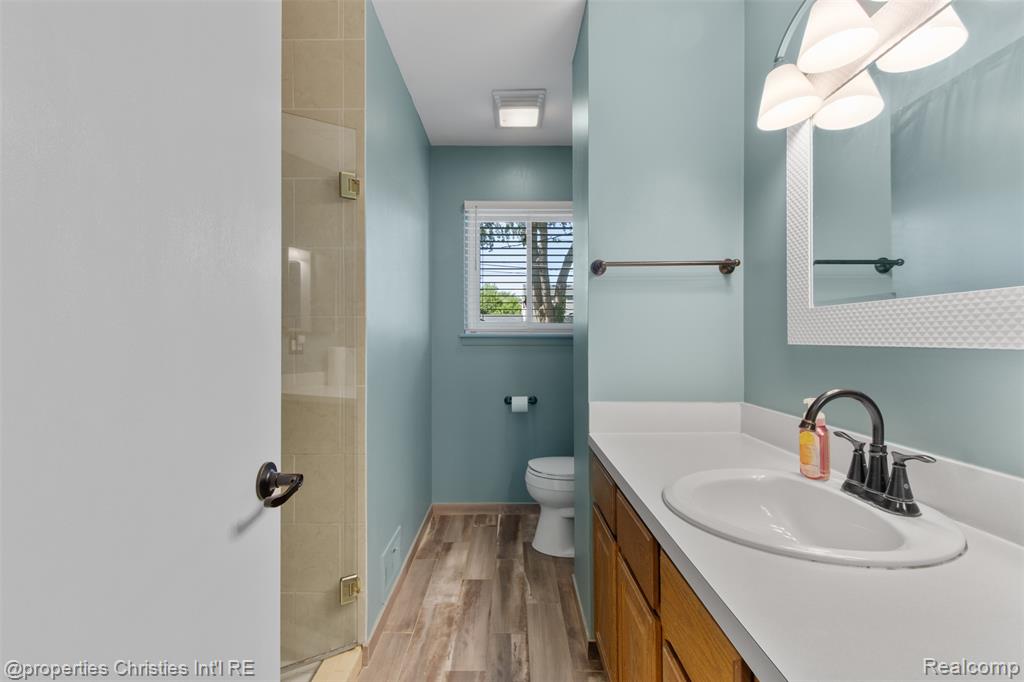 8439 Doncaster Drive, Sterling Heights, MI 48312 — Photo 14