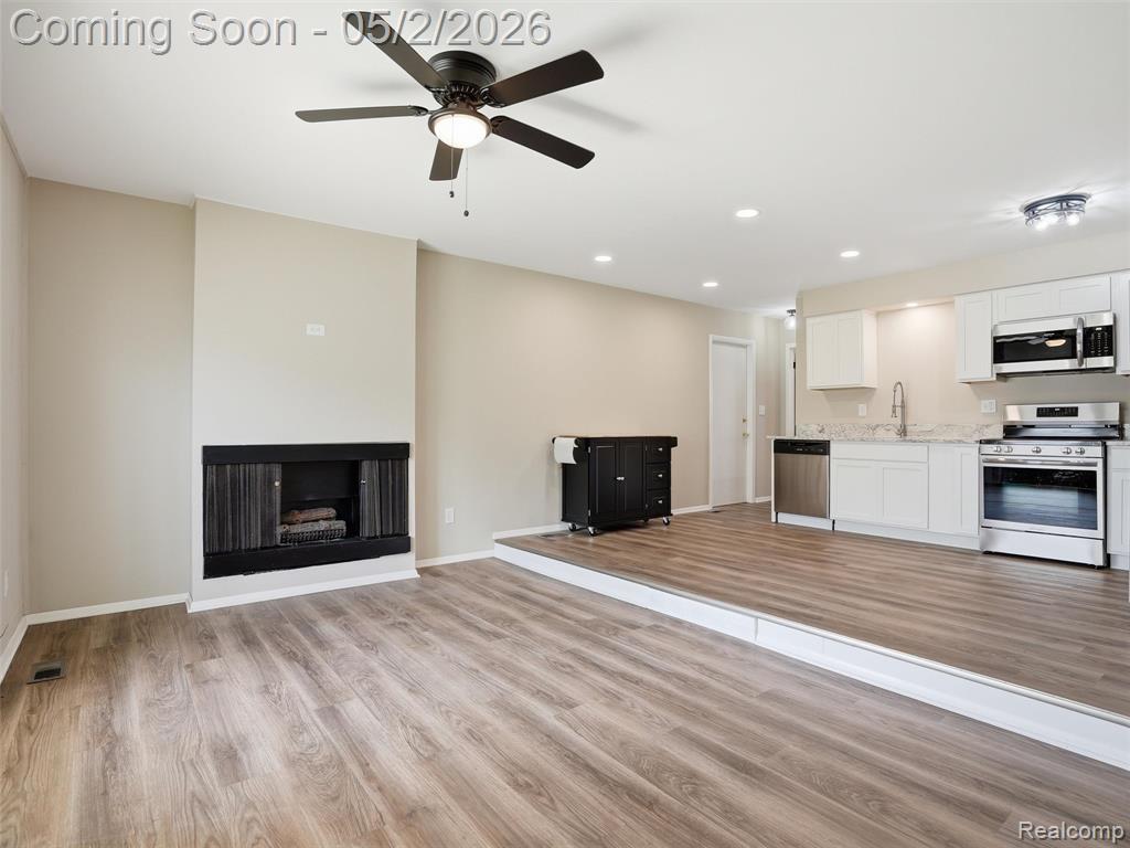 8618 Alwardt Drive, Sterling Heights, MI 48313 — Photo 7