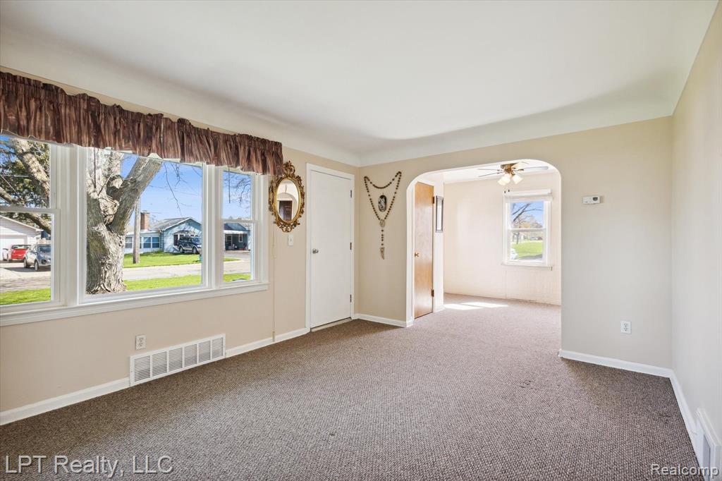 574 WILSON Avenue, Mount Morris, MI 48458 — Photo 7