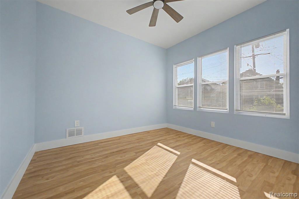 5060 S Clarendon Street, Detroit, MI 48204 — Photo 16