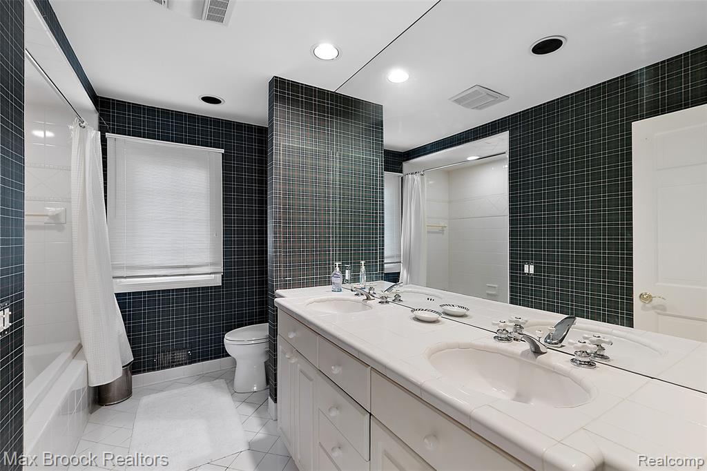 765 Chester Street, Birmingham, MI 48009 — Photo 19