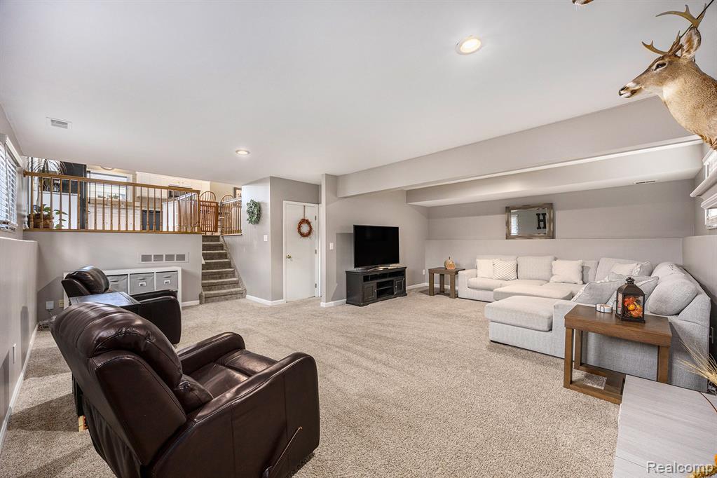 47751 Chrys Road, Macomb, MI 48044 — Photo 11