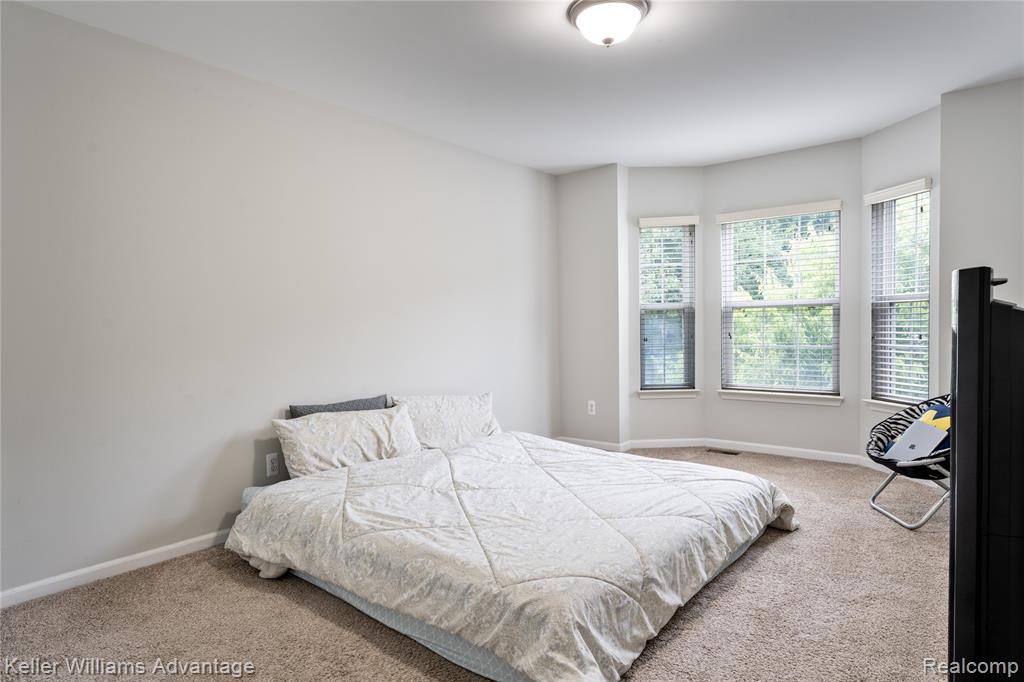 27460 Belgrave Place, Novi, MI — Photo 31