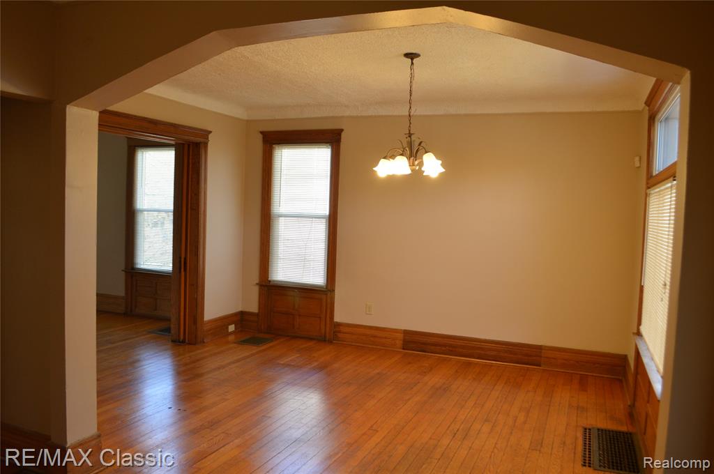 5153 Commonwealth Street - Photo 3