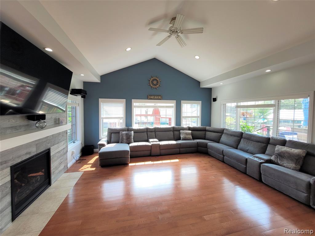 22434 Lange Street, Saint Clair Shores, MI 48080 — Photo 10