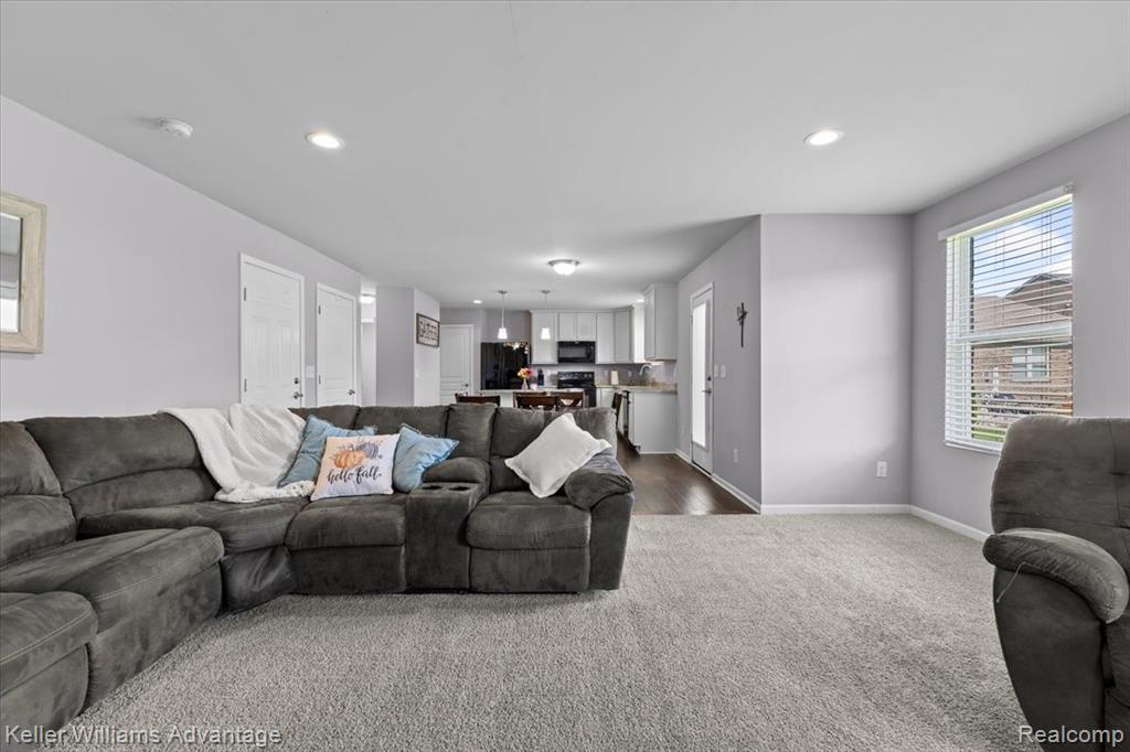 8228 Quincy Drive, Westland, MI — Photo 8