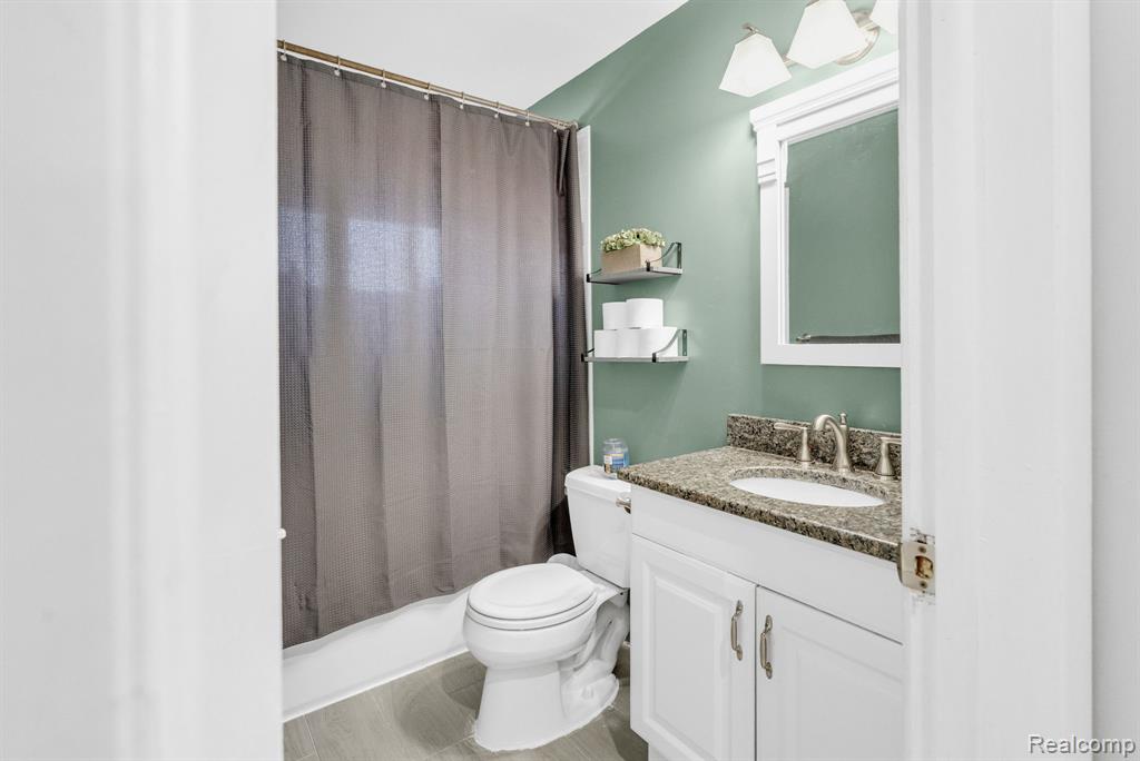 8133 Southfield Drive, Shelby Twp, MI 48316 — Photo 24