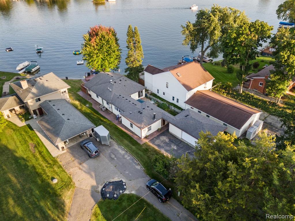 8437 WOODLAND SHORE Drive, Brighton, MI 48114 — Photo 59
