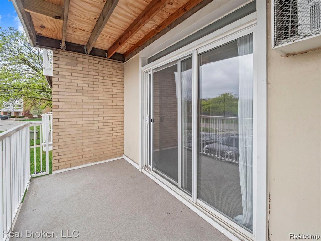 4905 Crooks Road, Royal Oak, MI 48073 — Photo 3