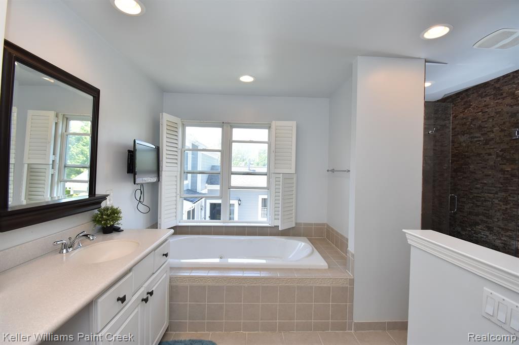 42696 FAULKNER Drive, Novi, MI 48377 — Photo 33
