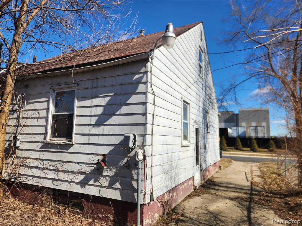 11669 Strathmoor Street, Detroit, MI, 48227