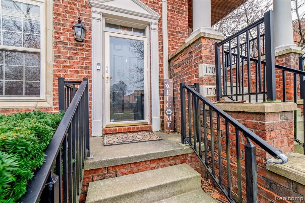 17026 FARMINGTON Road, Livonia, MI 48154 — Photo 5