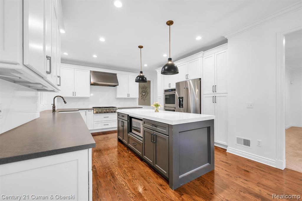 17944 RIDGEVIEW Drive, Northville, MI 48168 — Photo 10