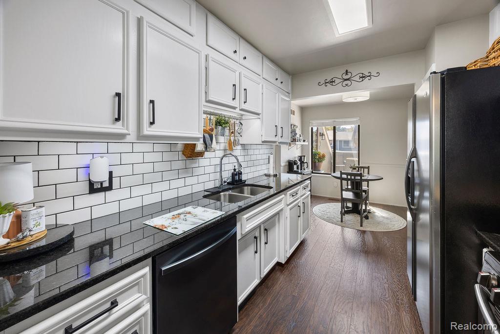 886 Yorktown Court, Northville, MI 48167 — Photo 20