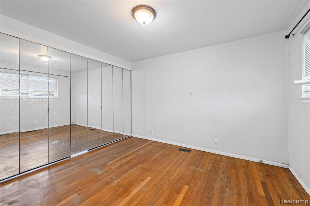30539 Longfellow Avenue, Madison Heights, MI 48071 — Photo 19