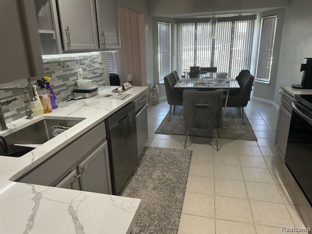 55 Morross Circle, Dearborn, MI 48126 — Photo 6