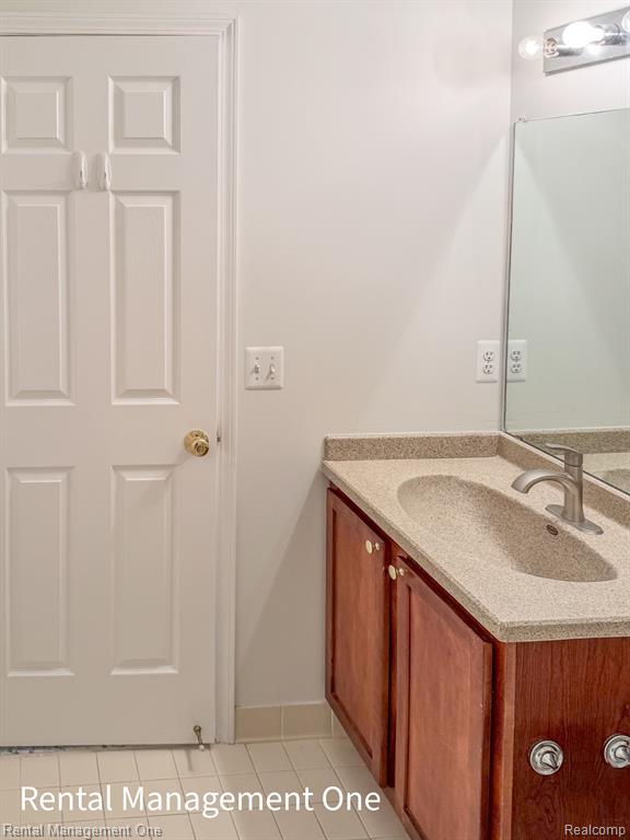 44327 LAKEPOINTE Drive, Sterling Heights, MI 48313 — Photo 16