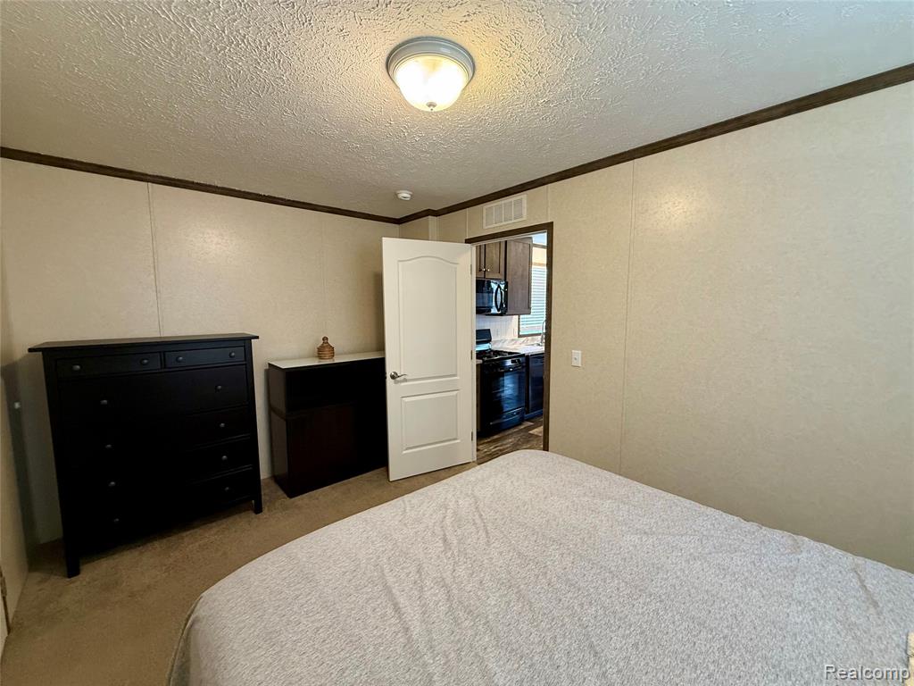 186 Oak Ave, Highland, MI — Photo 13