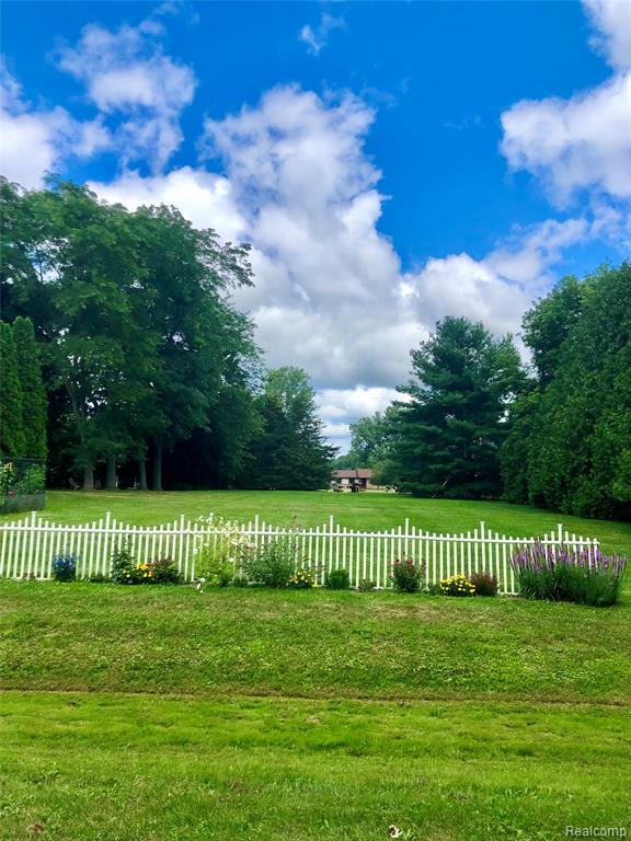 1557 Concord Place, Lapeer, MI 48446 — Photo 33