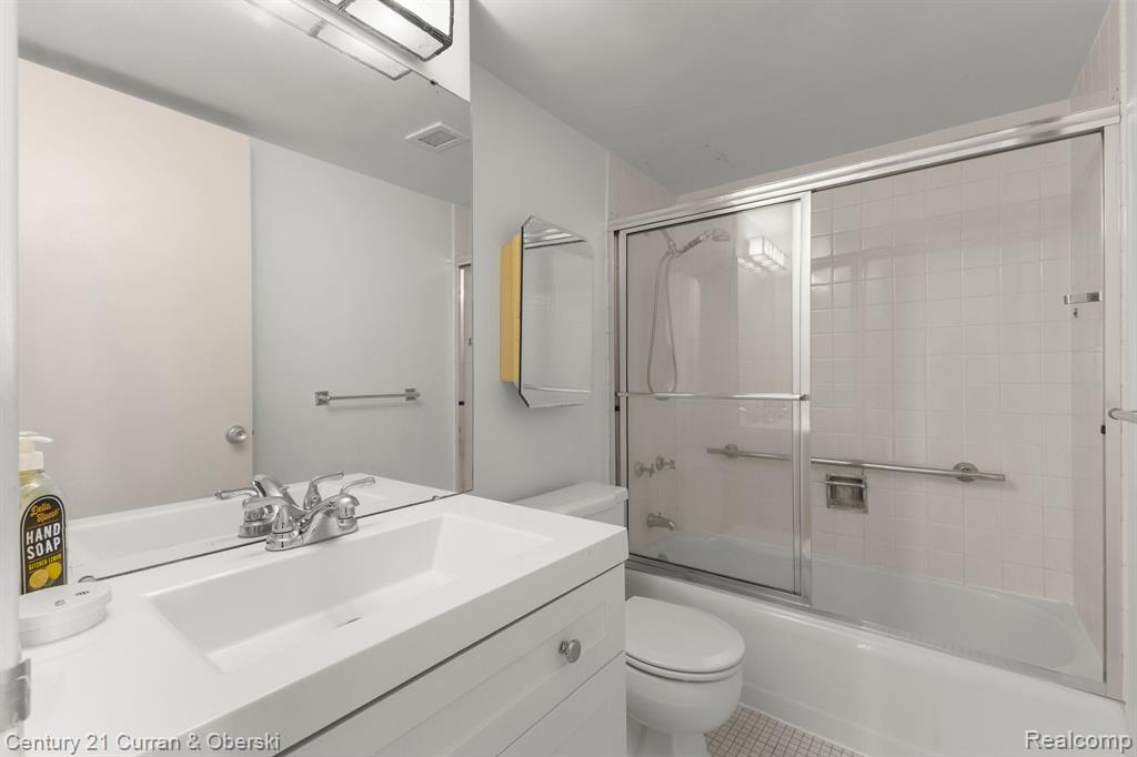 22700 GARRISON Street, 903, Dearborn, MI 48124 — Photo 16
