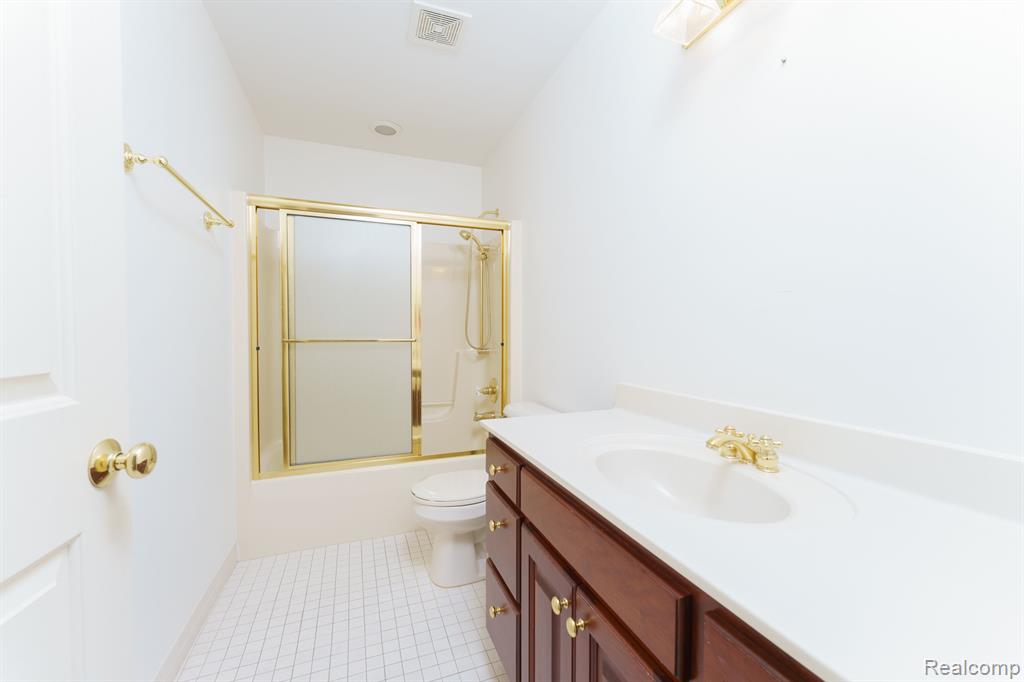 530 N GRAND Avenue, Fowlerville, MI 48836 — Photo 16