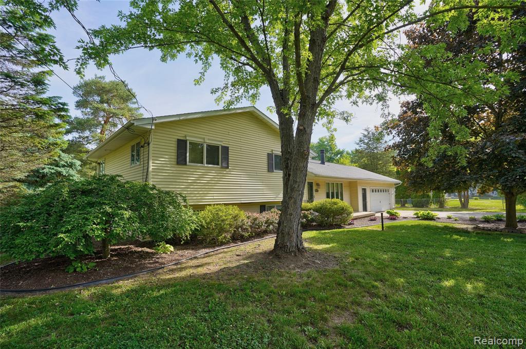 1055 E Hollywood Boulevard, Clio, MI 48420 — Photo 9