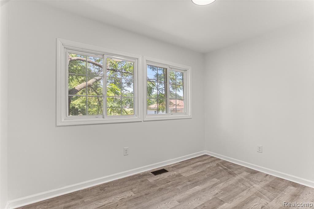 23566 Candace Drive, Rockwood, MI — Photo 14