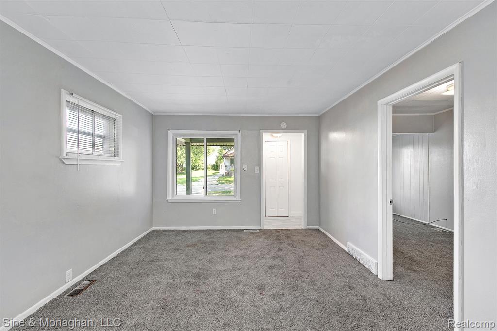 8436 CHAPP Avenue, Warren, MI 48089 — Photo 4