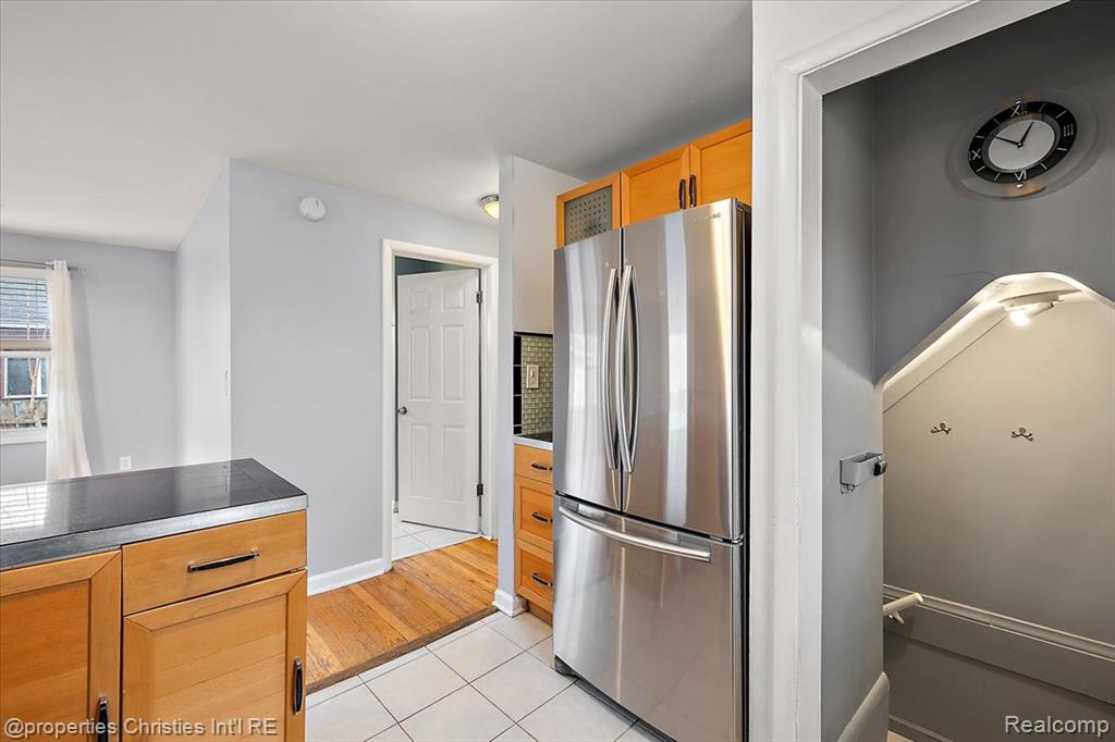 2435 Sunnyknoll Avenue, Berkley, MI 48072 — Photo 11