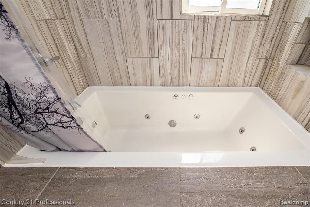 3251 Mann Road, Clarkston, MI — Photo 25
