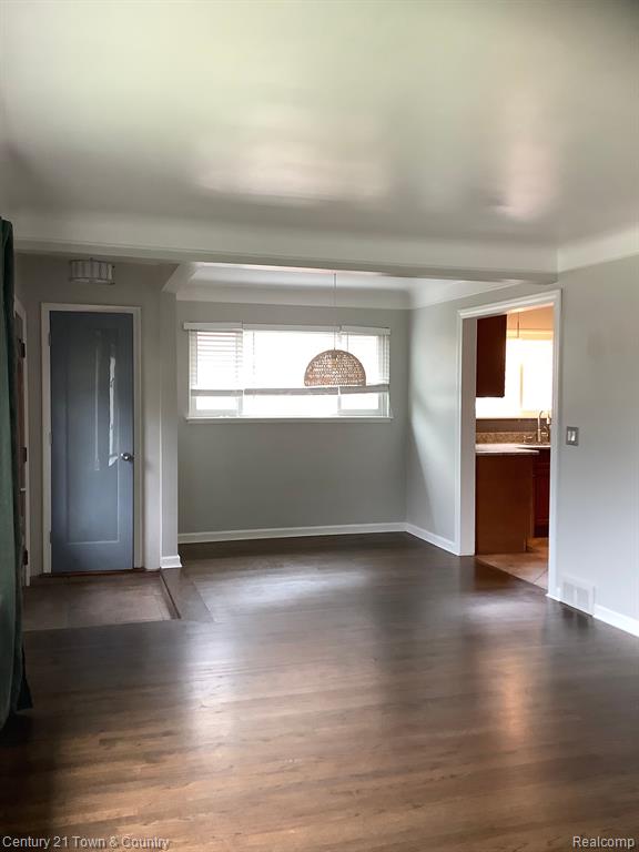 8953 NIVER Avenue, Allen Park, MI 48101 — Photo 7