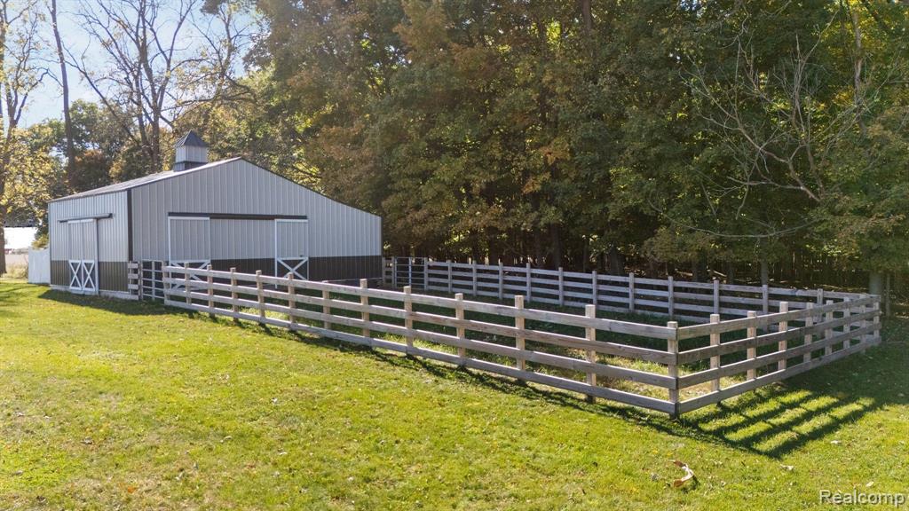 1131 N SEARLS Road, Webberville, MI 48892 — Photo 25
