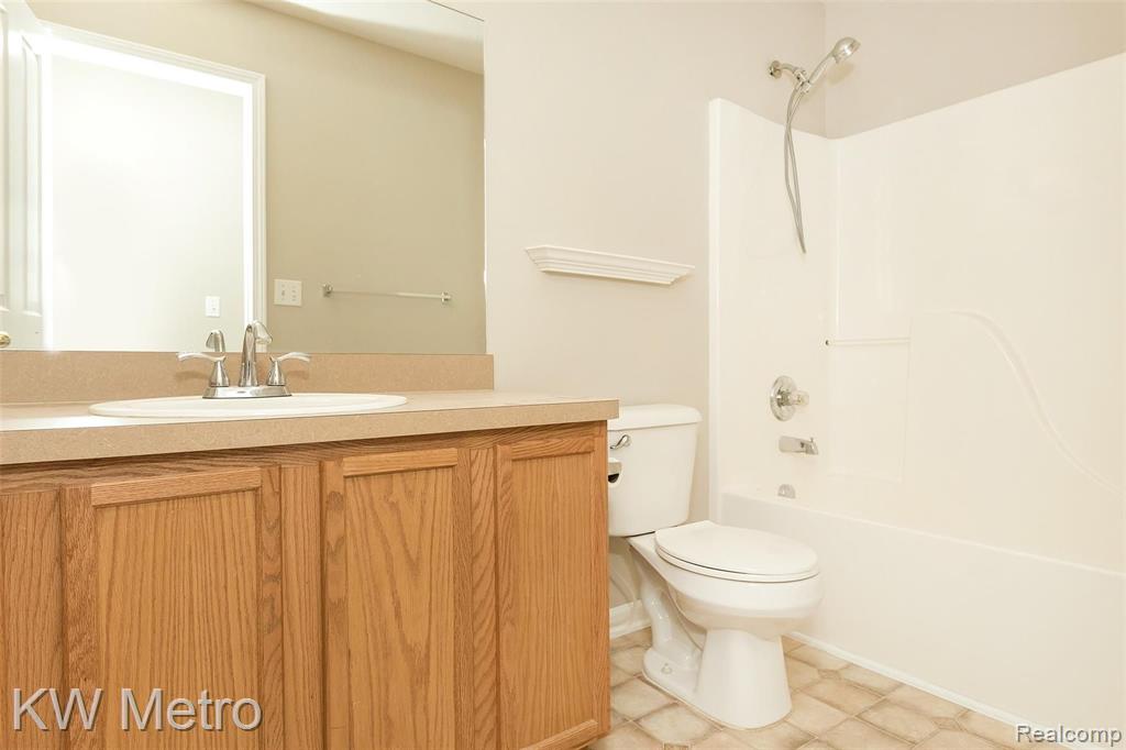 4121 Hampton Ridge Boulevard, Howell, MI 48843 — Photo 27