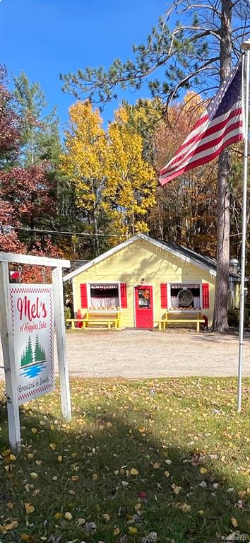 3556 E HIGGINS LAKE Drive, Roscommon, MI 48653