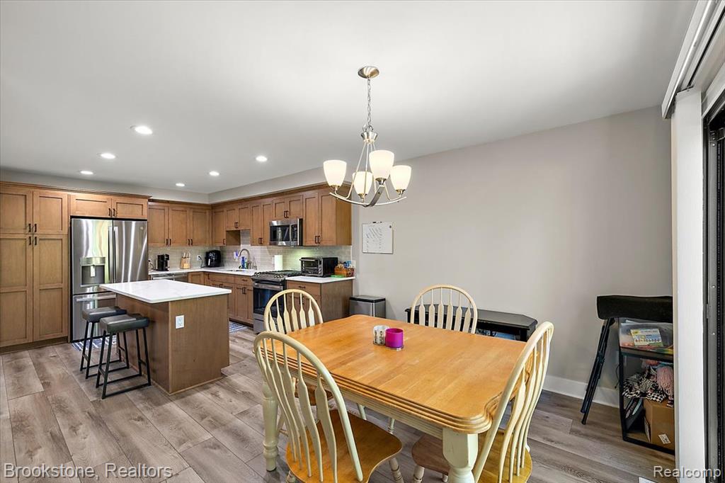 525 Oxford Court, Rochester Hills, MI 48307 — Photo 16
