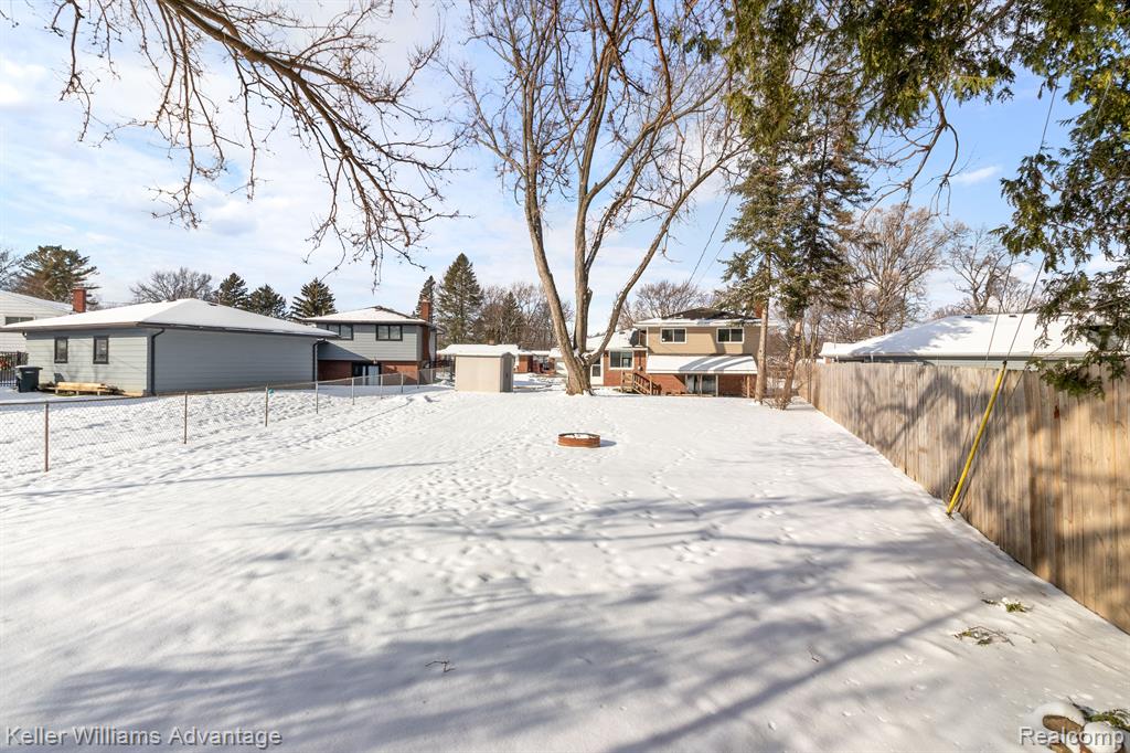 807 WORCHESTER Drive, Fenton, MI 48430 — Photo 28