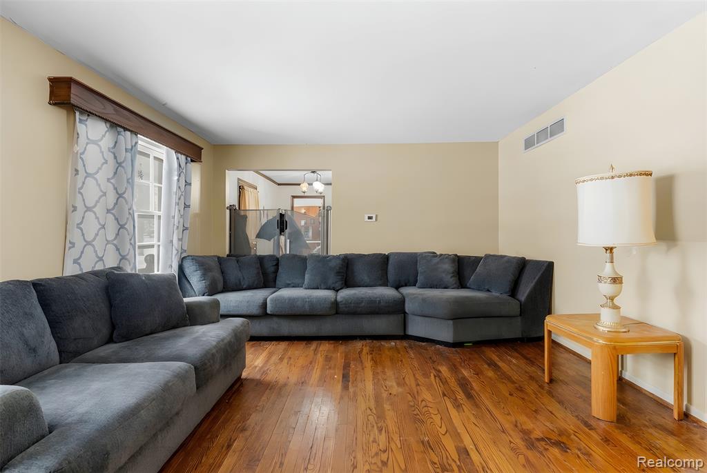 5189 Otsego Street, Burton, MI 48509 — Photo 5