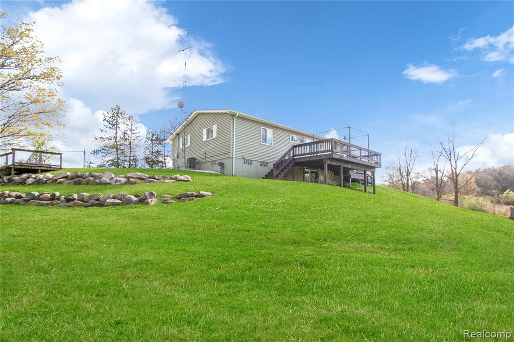 9093 Jordan Road, Grand Blanc, MI 48439 — Photo 12