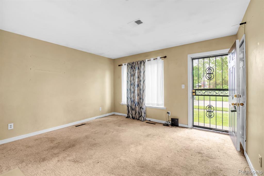 21385 MAJESTIC Avenue, Ferndale, MI 48220 — Photo 6