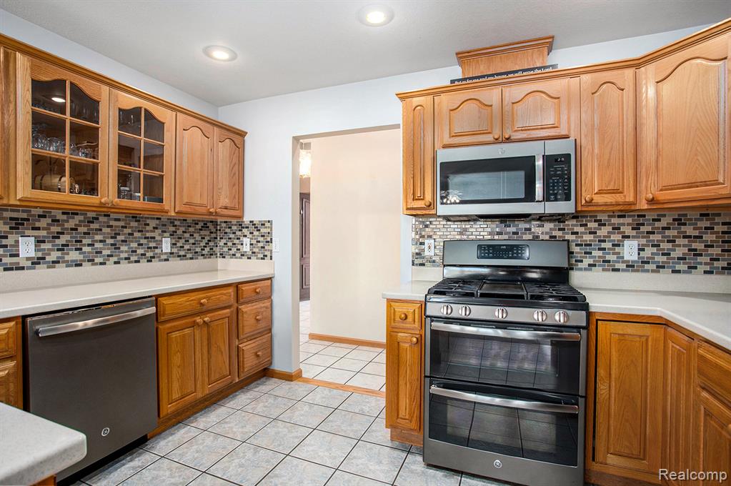 887 E Gordonville Road, Midland, MI 48640 — Photo 3