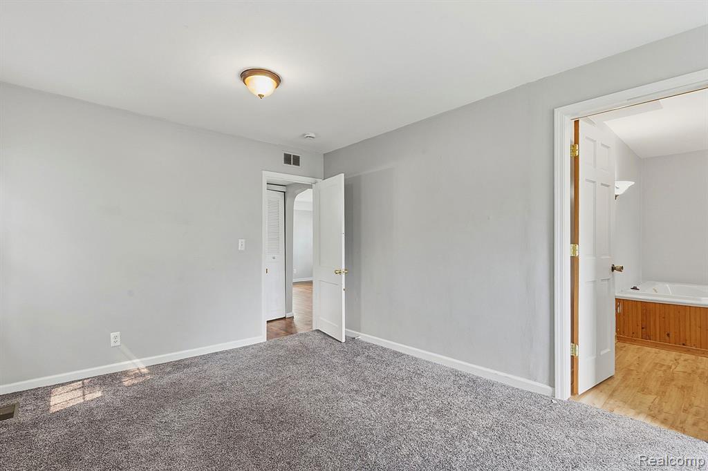 5852 Beech Daly Road, Taylor, MI 48180 — Photo 11