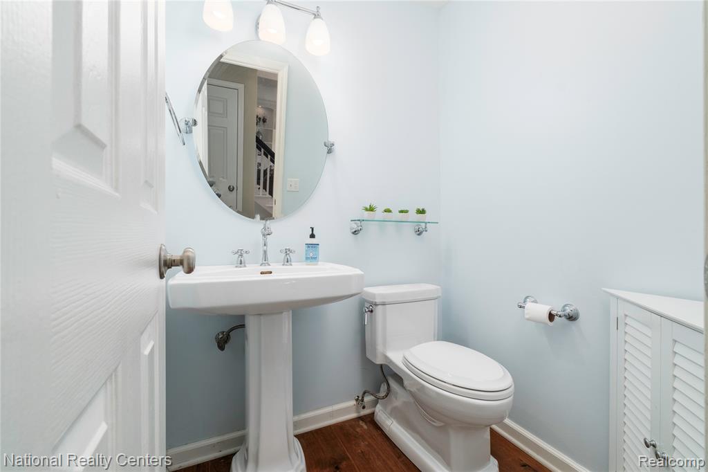 9859 Aylebury Drive, South Lyon, MI 48178 — Photo 27